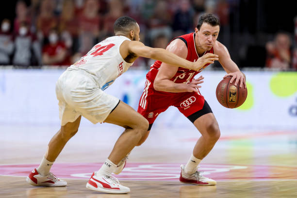 表现相对稳 表现相对稳